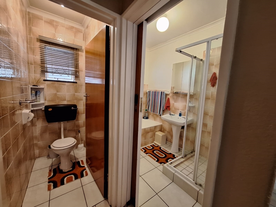 To Let 3 Bedroom Property for Rent in Fairways Western Cape